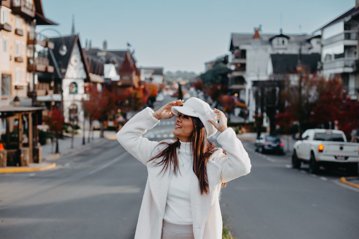Descubra Gramado e Canela com um ensaio fotográfico! Transforme sua viagem em uma experiência inesquecível com um book turístico completo.