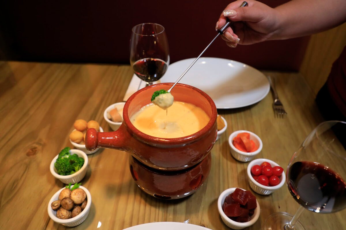 Sequencia de Fondue Tradicional e La Gare! Fondue todo o dia o dia todo! Uma experiência incrível!