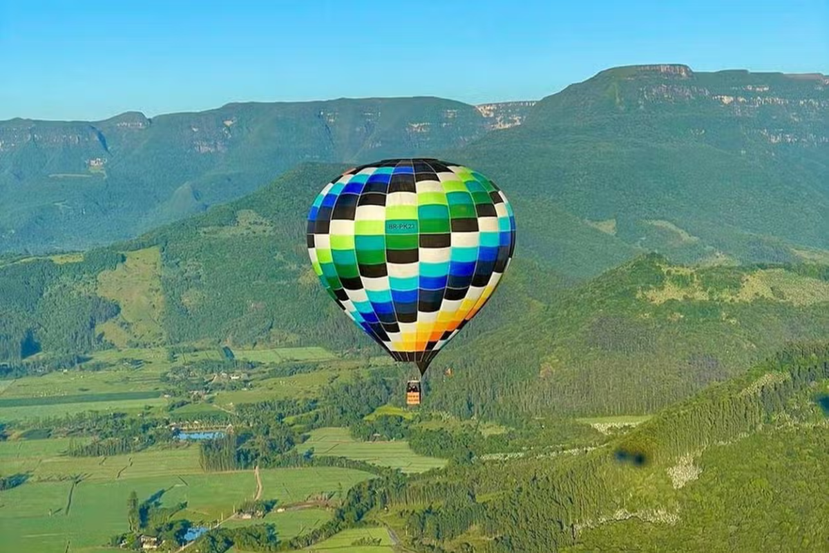 Passeio de balão ao amanhecer pelos cânions de Aparados da Serra!