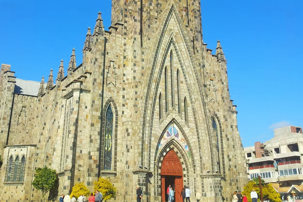 Descubra as cidades mais encantadoras da Serra Gaúcha em um dia recheado de natureza, história, chocolate e paisagens inesquecíveis!