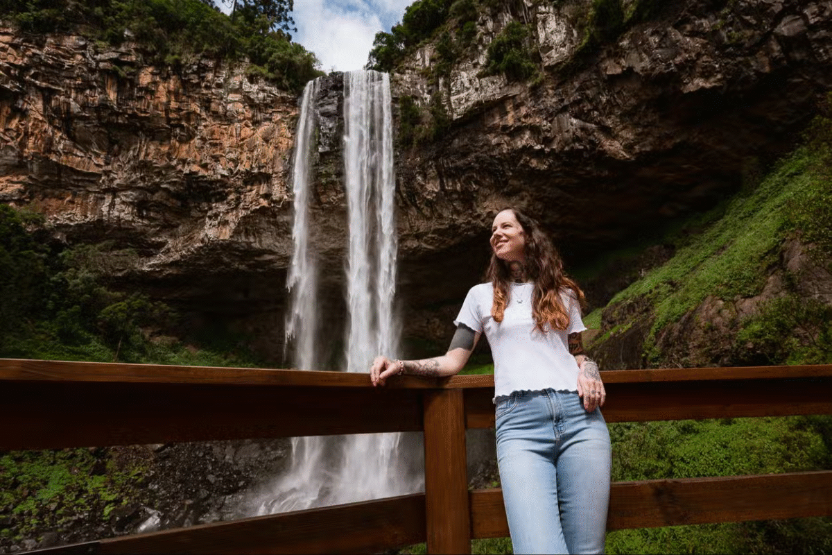 Pé da Cascata Explorer: Natureza, cultura e emoção em um só passeio!