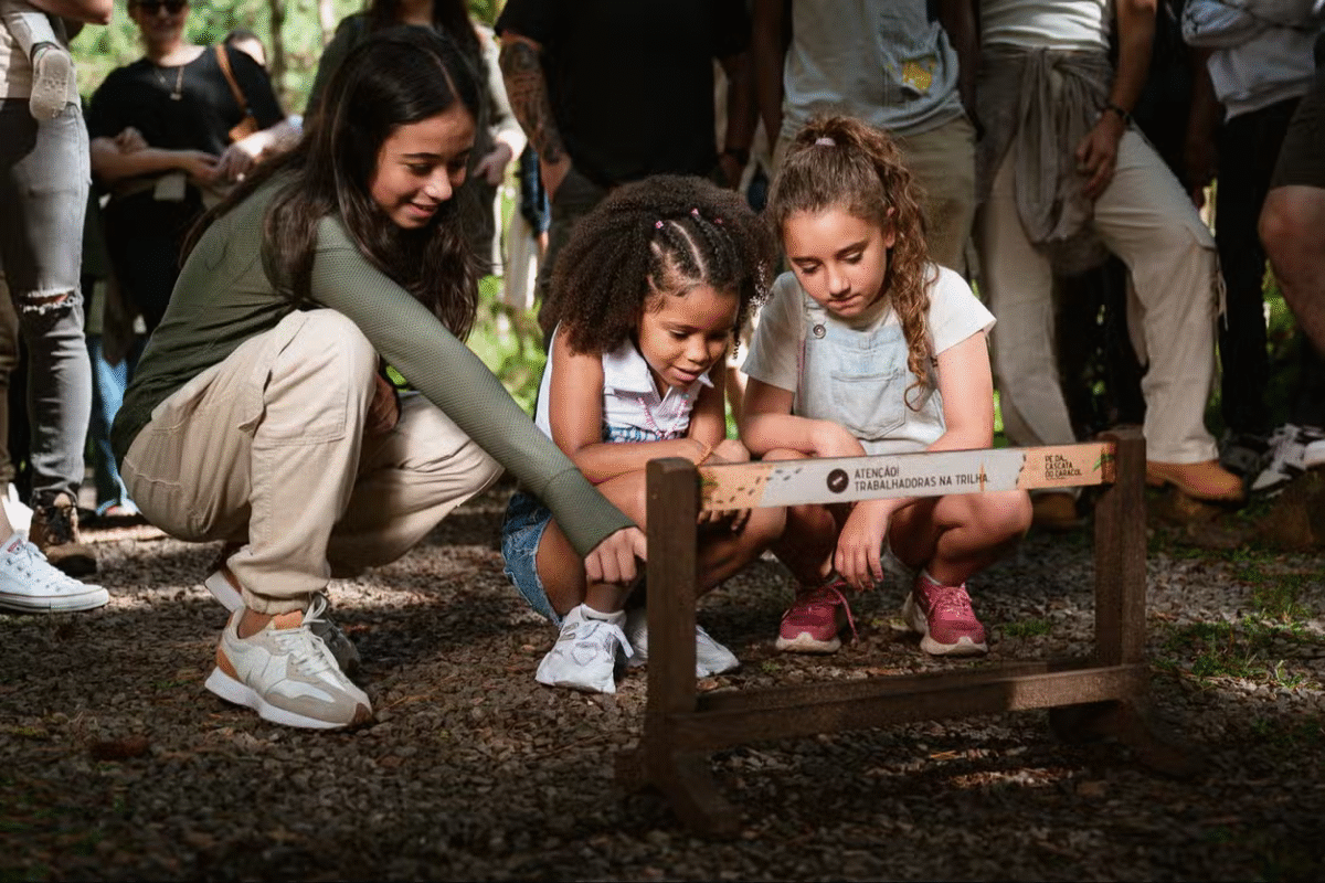 Pé da Cascata Explorer: Natureza, cultura e emoção em um só passeio!