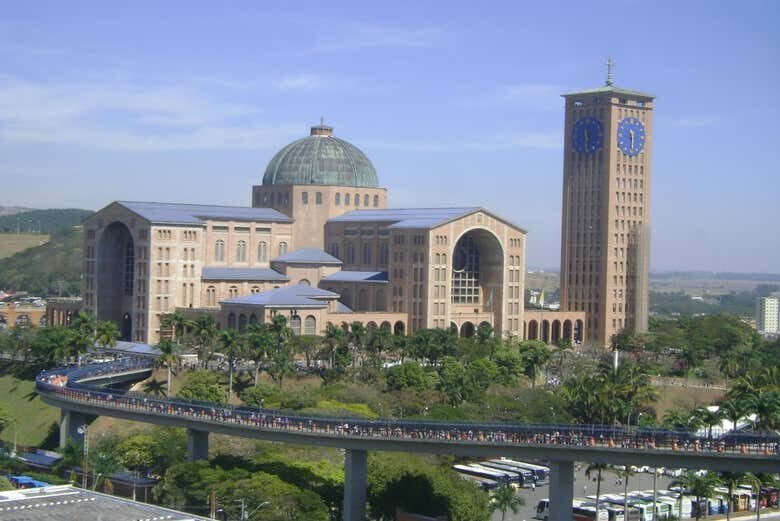 Descubra a Fé e Beleza de Aparecida: Uma Excursão Inesquecível!