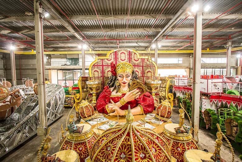 Tour pelos Bastidores do Carnaval Carioca: Viva a Magia do Samba!