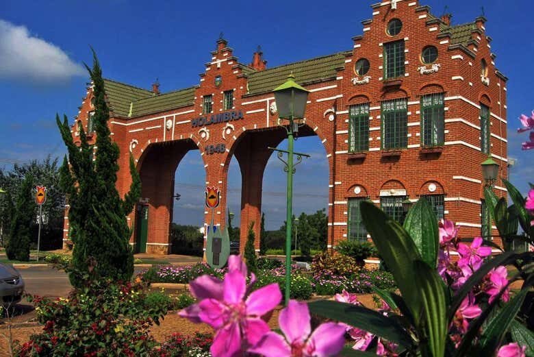 Explore a Charmosa Cidade das Flores em Holambra!