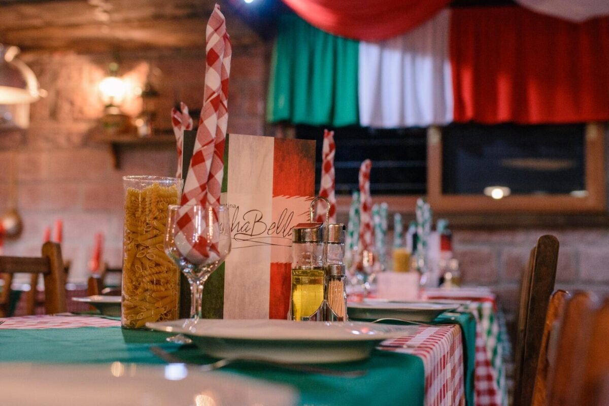 Almoço na Cantina Linha Bella: Receitas da Nona e Diversão à Mesa!