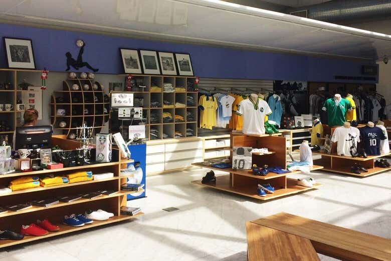 Tour Privado do Pelé em Santos: Conheça a História do Rei do Futebol!