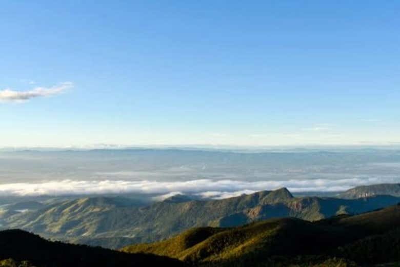 Tour Panorâmico por Campos do Jordão: Descubra o Encanto Europeu Paulista!
