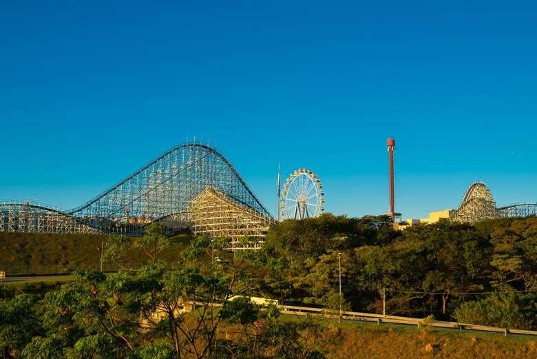 Viva Emoções Incríveis no Hopi Hari, o País Mais Divertido do Mundo!