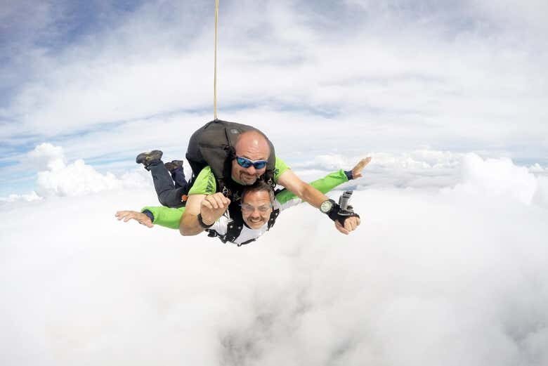 Salto de Paraquedas em Boituva: Adrenalina nas Alturas!
