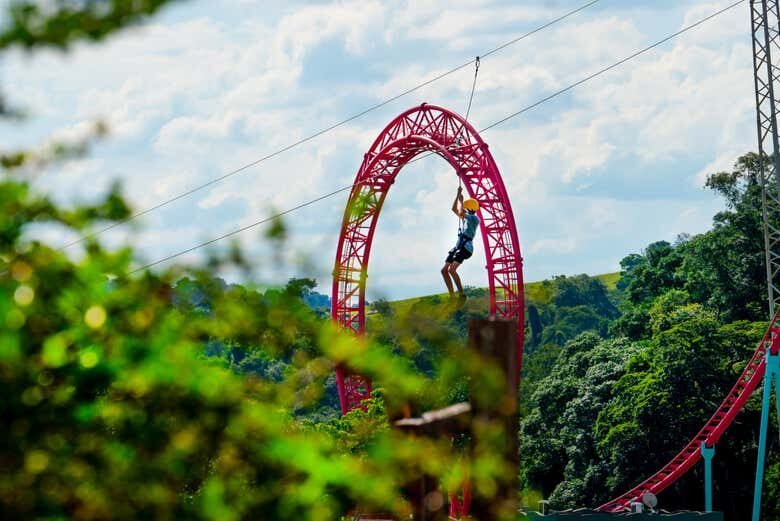 Viva Emoções Incríveis no Hopi Hari, o País Mais Divertido do Mundo!