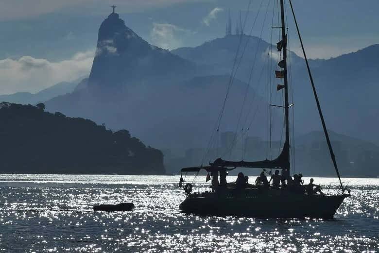 Passeio de Veleiro Incrível pelo Rio de Janeiro!