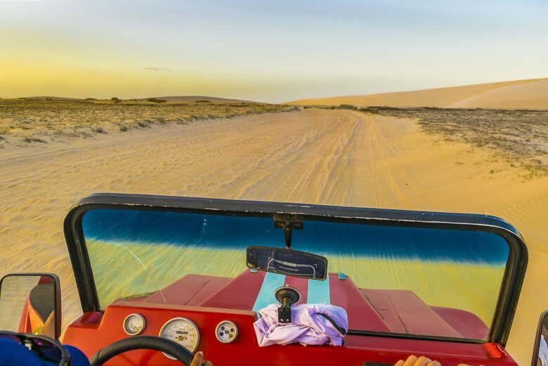 Expedição Jericoacoara: Dunas, Lagoas e Monumentos Naturais!