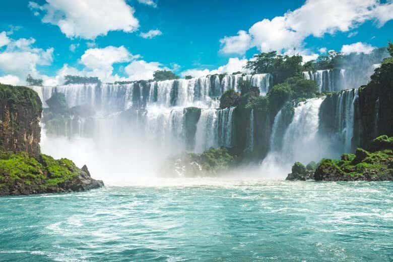 Cataratas do Iguaçu — Lado Argentino: Um espetáculo da natureza saindo de Foz do Iguaçu!
