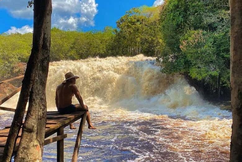 Excursão às Cataratas de Presidente Figueiredo: Natureza Amazônica a Partir de Manaus!