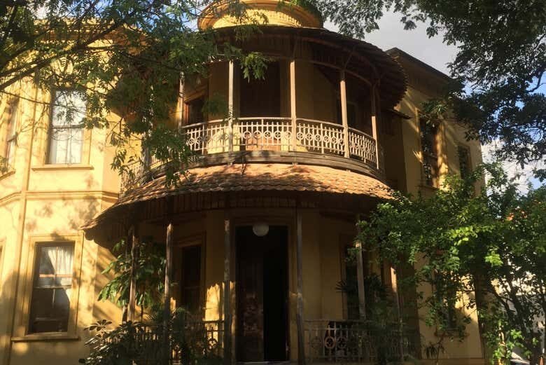 Explore o Encanto Histórico dos Campos Elíseos: Um Passeio Guiado Imperdível!