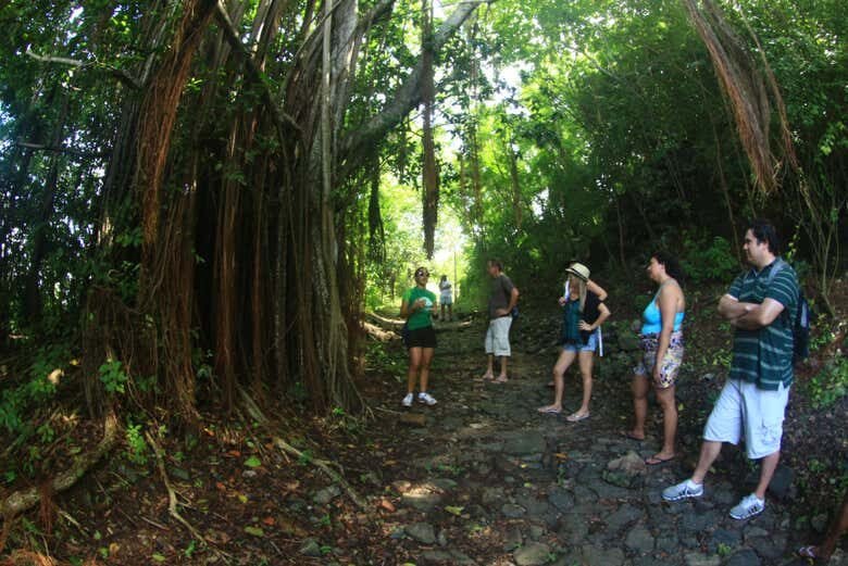 Tour Histórica pela Vila dos Remédios em Fernando de Noronha!