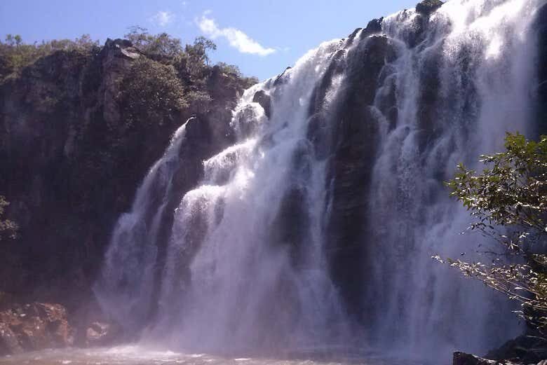 Excursão Privada a Pirenópolis e Cachoeira do Salto do Corumbá: Cultura e Natureza ao Seu Alcance!