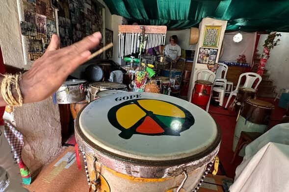 Aula de Percussão e Samba-Reggae em Salvador!