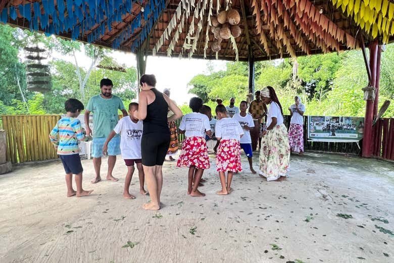Desvende a Cultura Afro-Brasileira: Excursão ao Fascinante Quilombo Kaonge!
