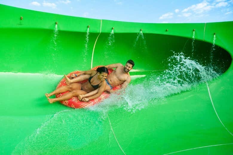 Diversão para Toda a Família no Parque Aquático Acqualinda!