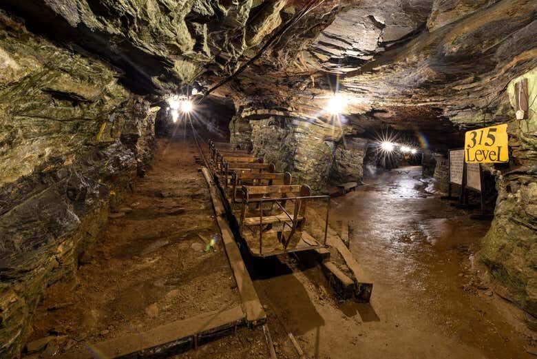 Descubra a História de Mariana: Excursão Incrível de Ouro Preto!