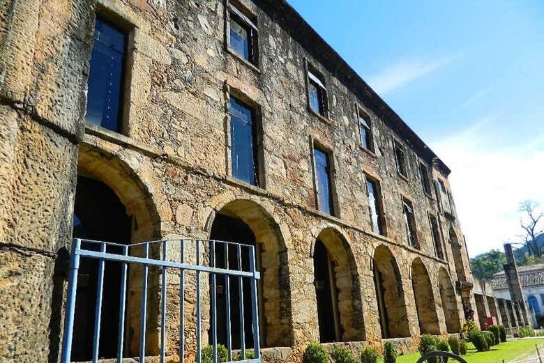 Explore o Magnífico Santuário do Caraça: Aventura e Beleza Natural em Minas Gerais!