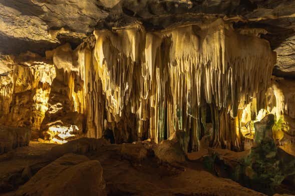 Desbrave a Gruta do Maquiné e Descubra Cordisburgo - Uma Aventura Inesquecível!