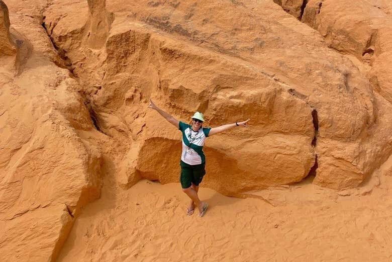Morro Branco & Praia das Fontes: Dunas, Falésias e Aventura no Ceará!