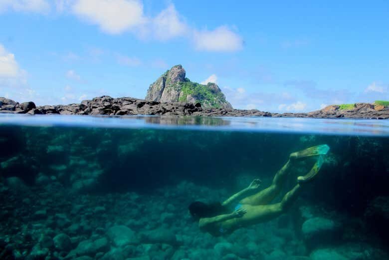 Explore as Belezas do Morro São José em Fernando de Noronha!