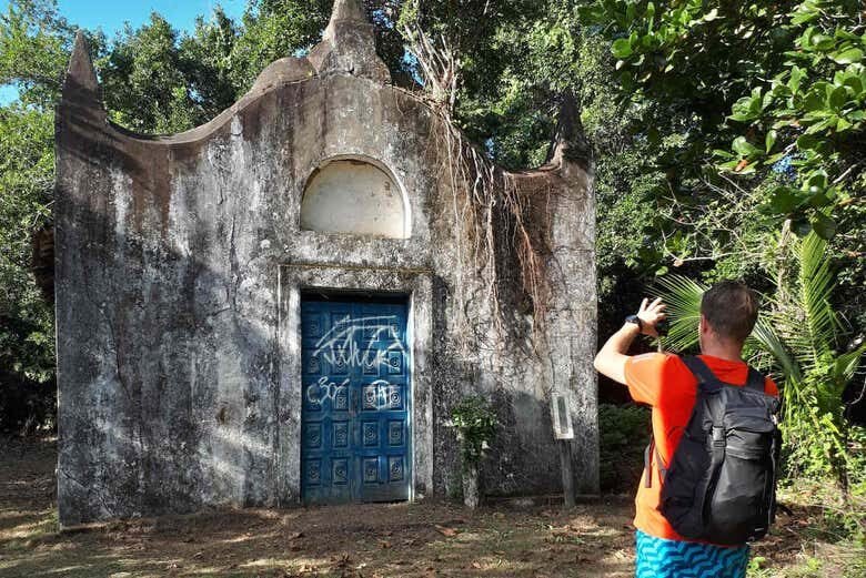 Aventuras no Paraíso: Descubra a Ilha Grande com Trilha e Praias de Encantar!