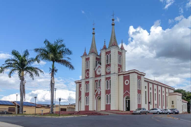Desbrave a Gruta do Maquiné e Descubra Cordisburgo - Uma Aventura Inesquecível!