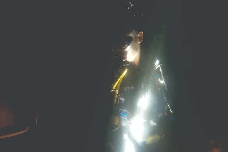 Mergulho Noturno em Ilhabela: Uma Aventura Subaquática Inesquecível!