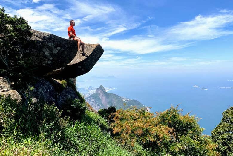 Trilha e Escalada na Pedra da Gávea com Vistas Incríveis do Rio!