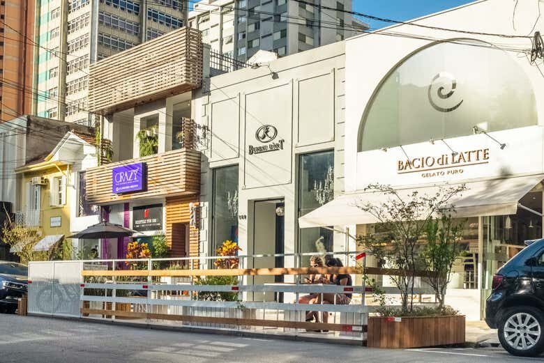 Descubra o Lado Fashion de São Paulo: Tour Privado de Compras pela Cidade!