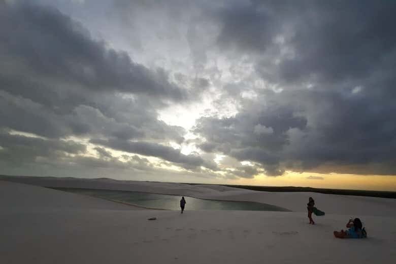 Excursão Privada ao Amanhecer nos Lençóis Maranhenses: Experiência Única!