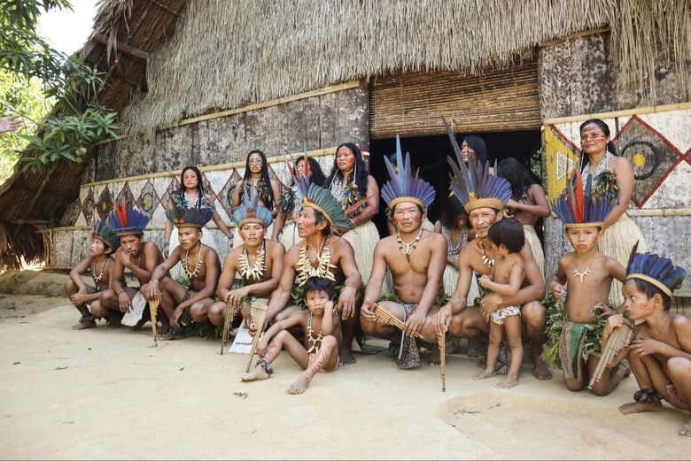 Excursão para a Autêntica Comunidade Indígena Tatuyo: Uma Imersão Cultural na Amazônia!