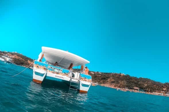 Explore as Praias Paradisíacas de Búzios em um Passeio de Catamarã Inesquecível!