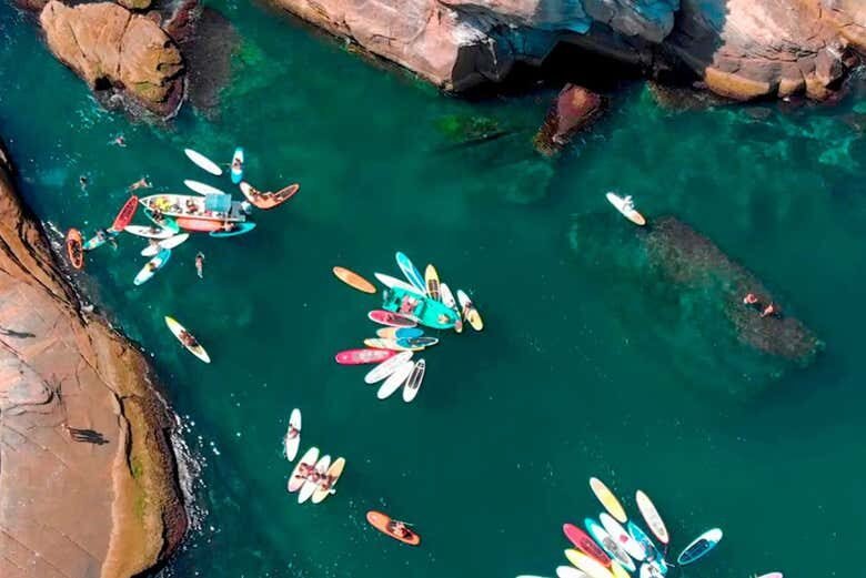 Explore as Belezas do Litoral Carioca: Passeio de Lancha pelas Ilhas da Gigóia e Tijuca!