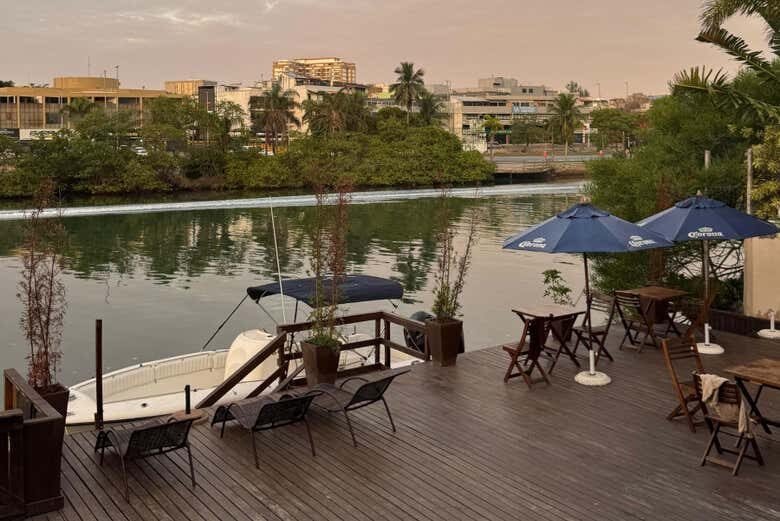 Explore as Belezas do Litoral Carioca: Passeio de Lancha pelas Ilhas da Gigóia e Tijuca!