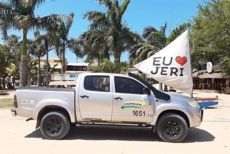 Aventura em Jericoacoara: Explore o Litoral em um Tour 4x4 Privado!