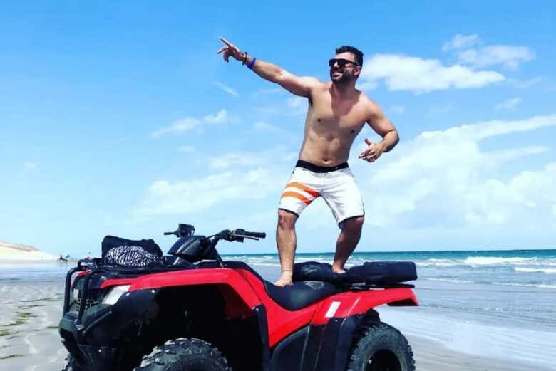 Aventura nas Dunas: Tour de Quadriciclo ao Pôr do Sol em Jericoacoara!