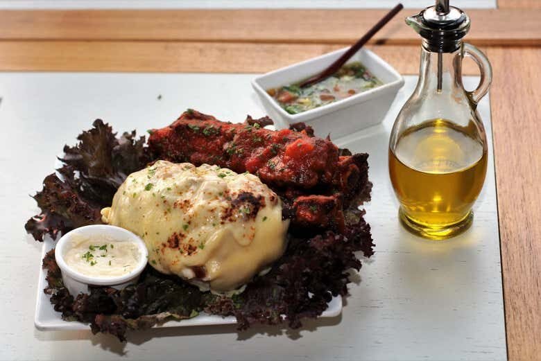 Delicie-se com os Sabores de Salvador: Um Tour Gastronômico Imperdível!