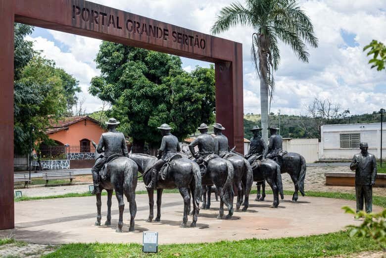 Desbrave a Gruta do Maquiné e Descubra Cordisburgo - Uma Aventura Inesquecível!
