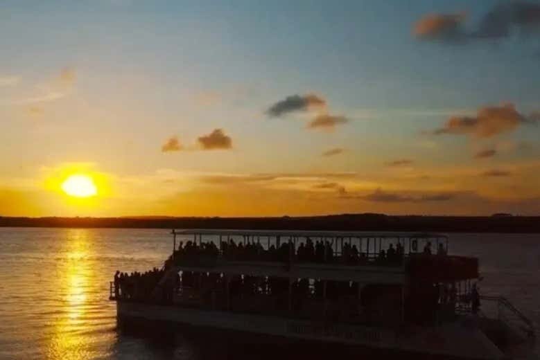 Excursão Inesquecível a João Pessoa: Cultura, Praias e Pôr do Sol Mágico!