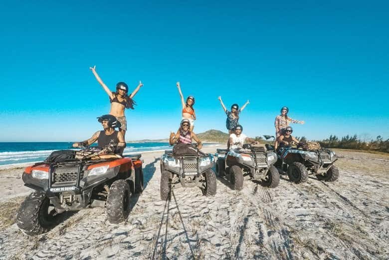 Explore os Encantos de Arraial do Cabo em um Tour de Quadriciclo!