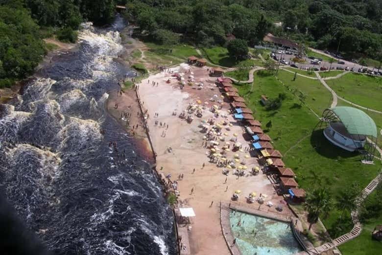 Excursão às Cataratas de Presidente Figueiredo: Natureza Amazônica a Partir de Manaus!