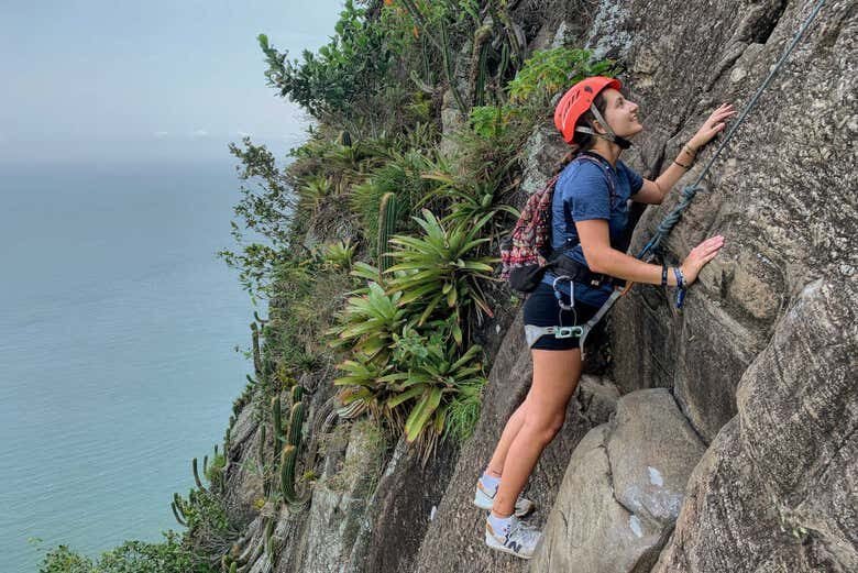 Desafie a Gravidade e Escale o Famoso Pão de Açúcar Carioca – Uma Aventura Vertical com Vista Panorâmica do Rio de Janeiro!