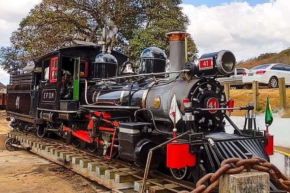 Excursão a Tiradentes com Passeio de Trem Maria Fumaça: Uma Jornada Histórica Inesquecível!