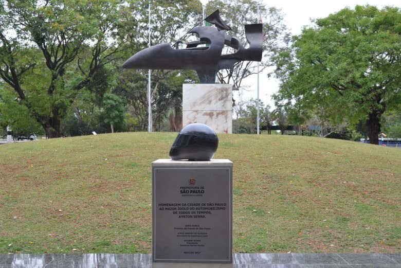 Tour Privado do Ayrton Senna em São Paulo: Vivencie a História do Ícone da Fórmula 1!